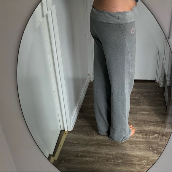 Vintage grey stretchy cotton lululemon sweatpants. - Picture 3 of 5